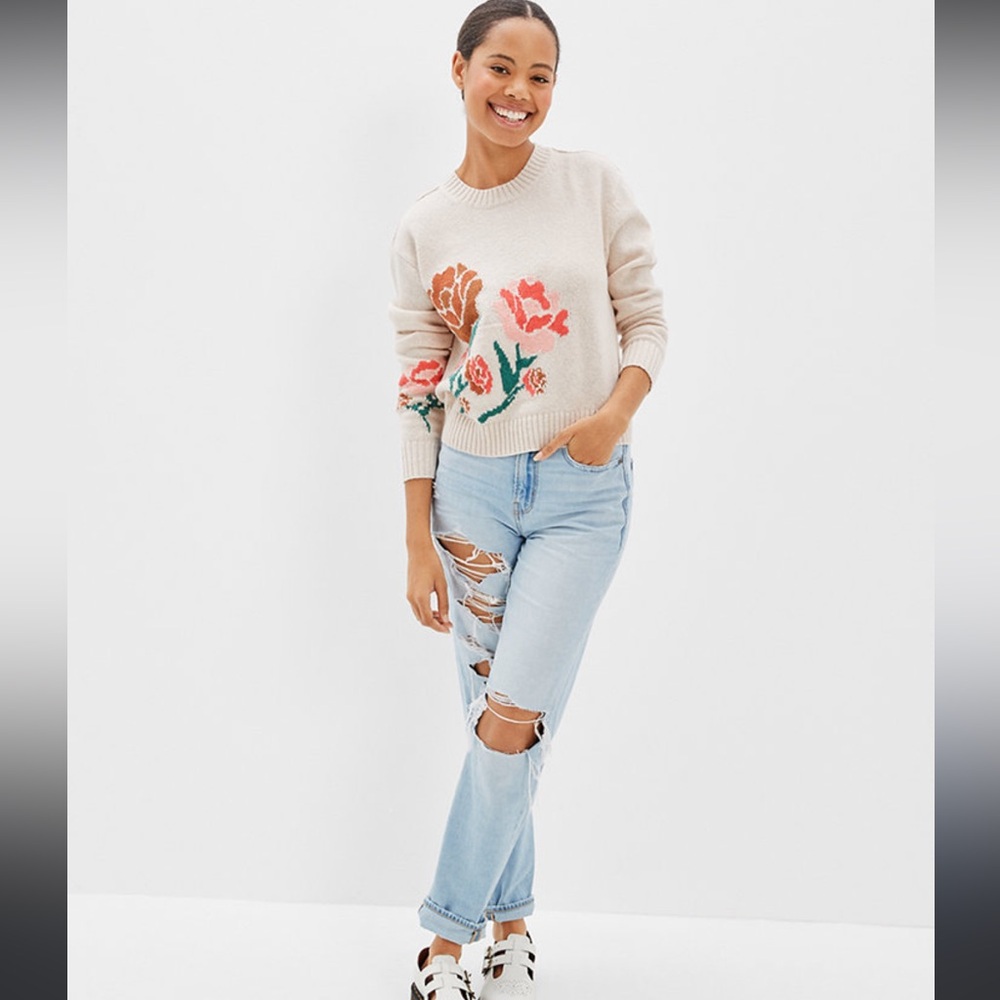 NWOT American Eagle Floral Cropped Sweater